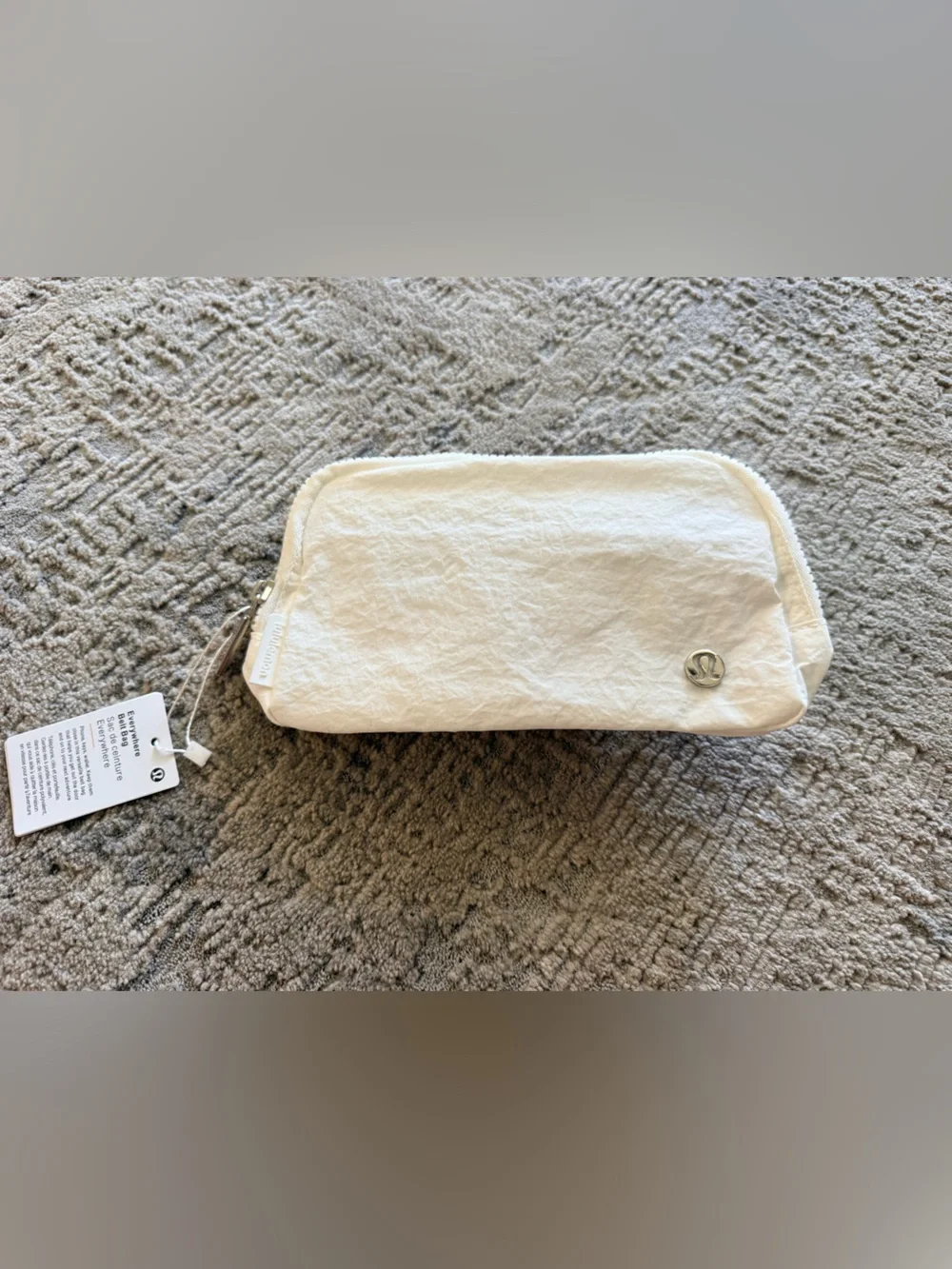Disney x lululemon Everywhere Belt Bag 1L White NWT Mickey U9CC4S